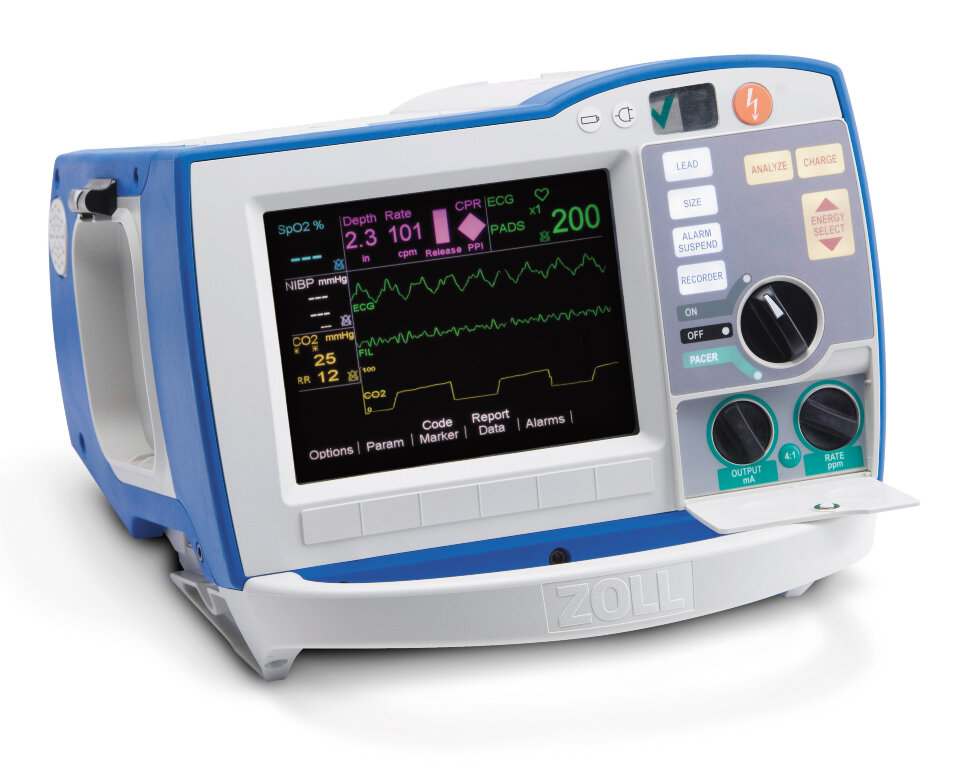 Оборудование для мониторинга: Для мониторинга жизненно важных показателей пациента, включая артериальное давление, частоту сердечных сокращений и насыщение кислородом, используется различное оборудование.